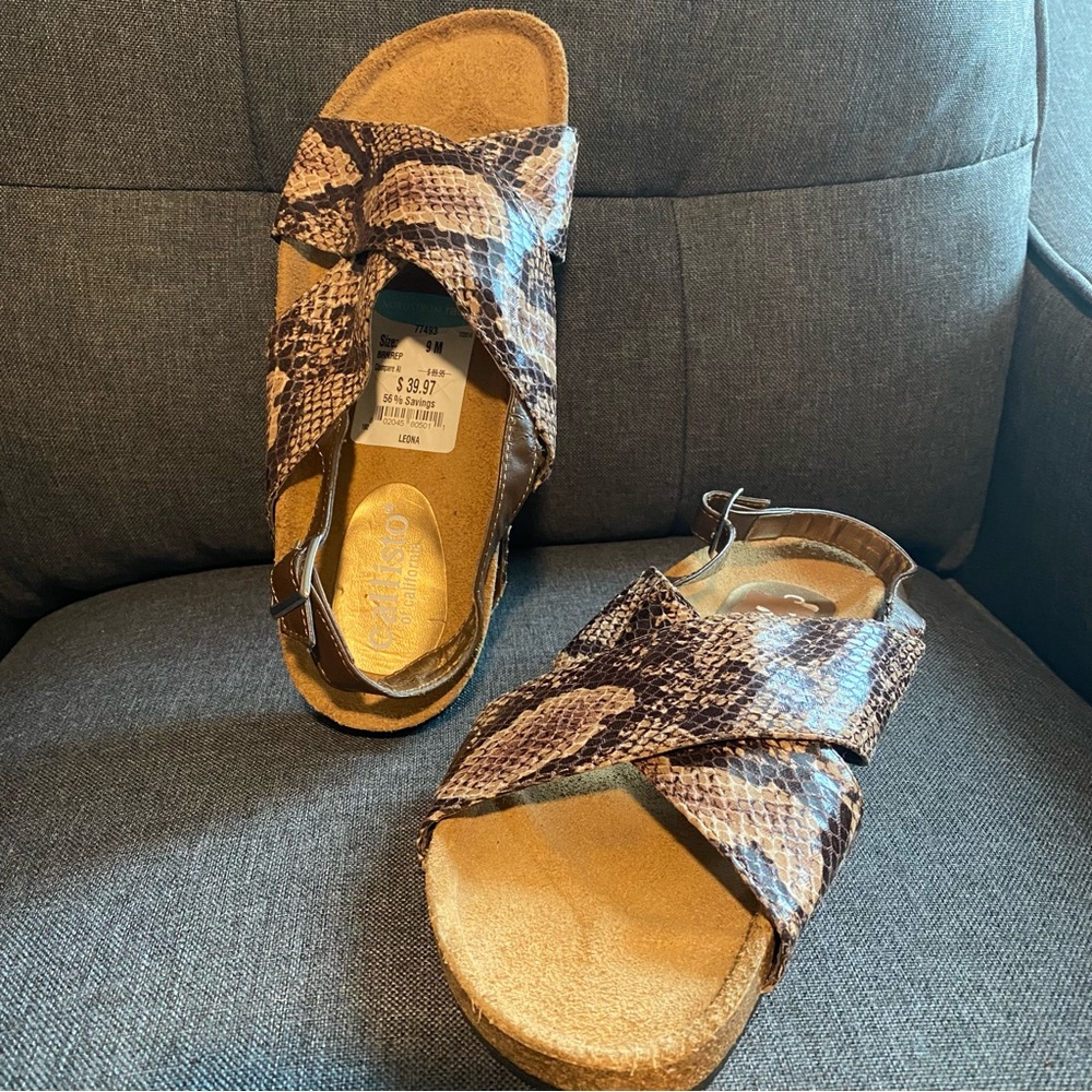 Callisto California Flat Shoes Sandal size 9M - brown snake snakeskin Leona